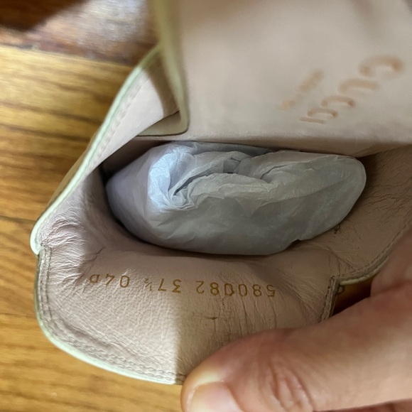 Gucci Cream Mules with Playful Strawberry Design - Picture 7 of 7